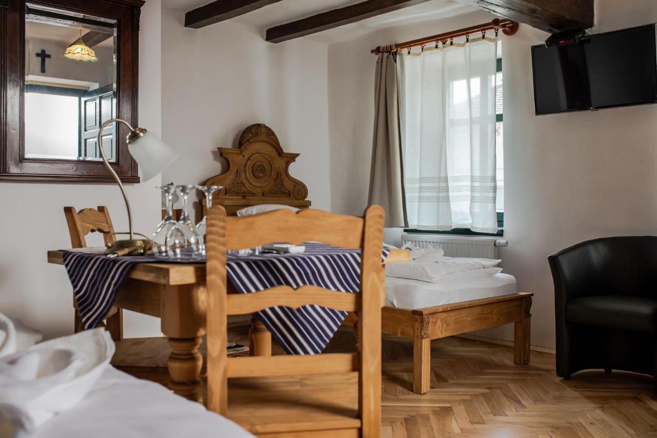 Makó Szent Gellert Borhaz Es Vendegfogado B&B 외부 사진