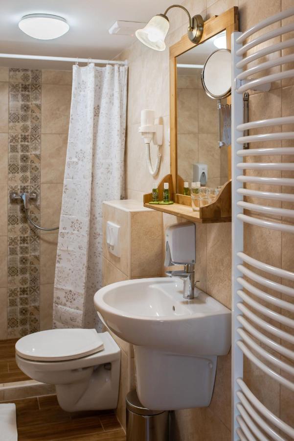 Makó Szent Gellert Borhaz Es Vendegfogado B&B 외부 사진